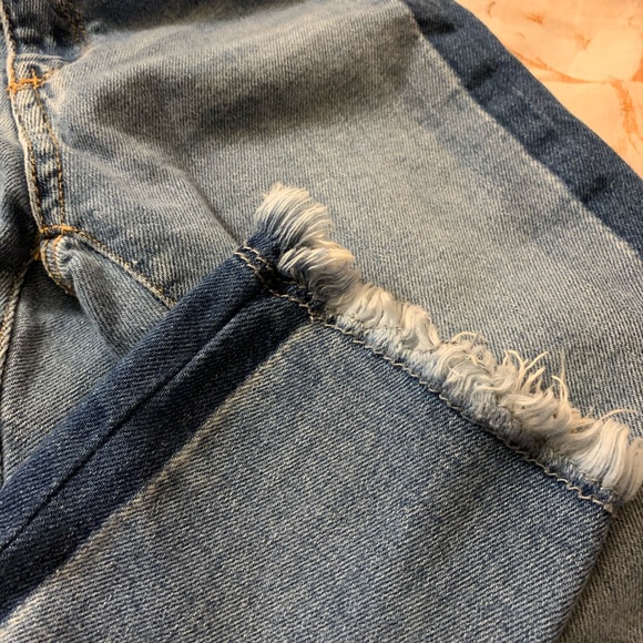 Soft and stretchy Zara raw hem jeans - Picture 3 of 4